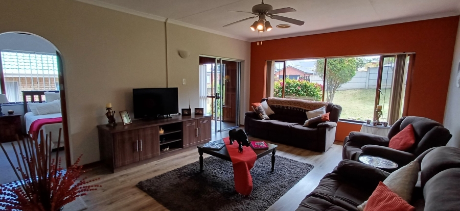 3 Bedroom Property for Sale in Dana Bay Western Cape